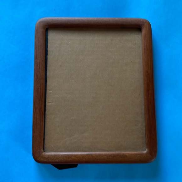 VTG 1990s Solid Wood Picture Frame for 8 x 10 Picture for Hanging or on Shelf - Picture 4 of 6